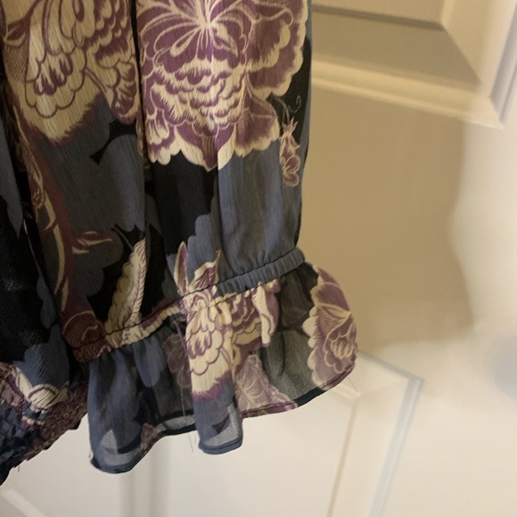 18/20 Women’s Floral V-Neck Women's Top, Preloved in Good Condition, P2P 24” - Picture 4 of 4